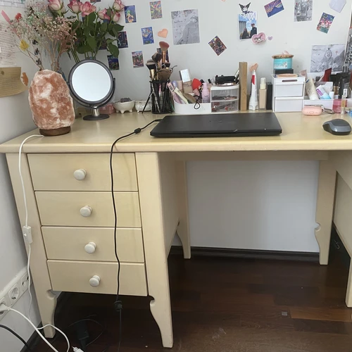 Natūralaus medžio grožis vaikų kambaryje