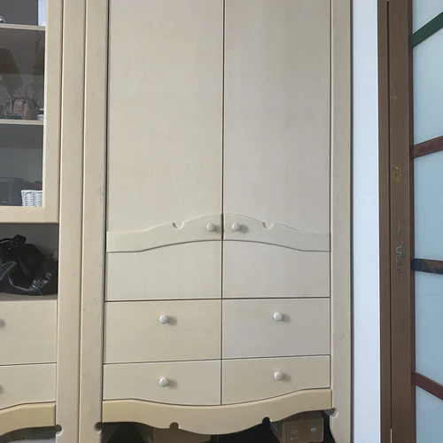 Natūralaus medžio grožio vaikiški baldai