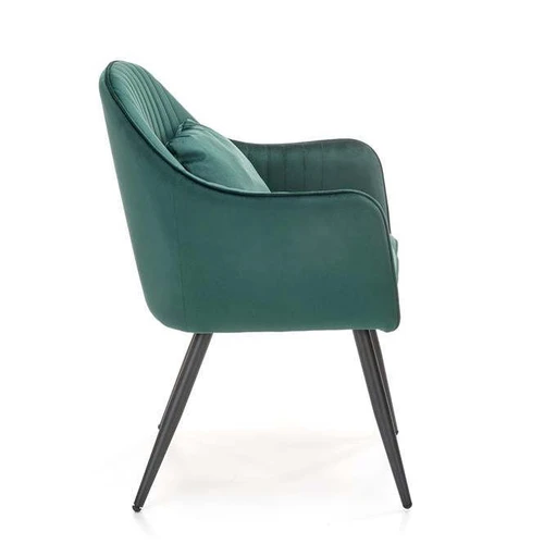 Aksominis audinys ir plieno karkasas – tobula sofos kombinacija