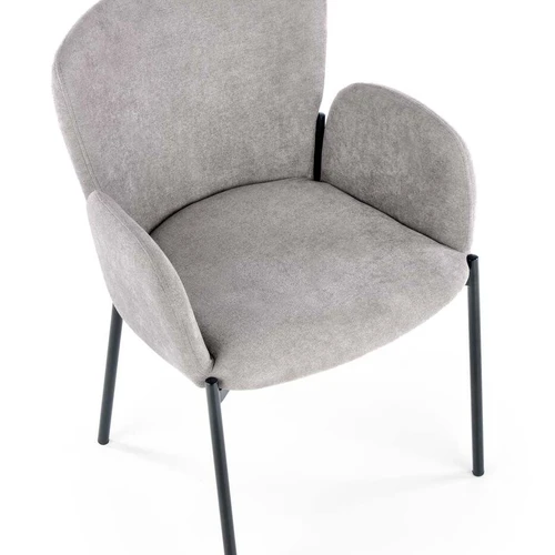 Minkšta pilka sofos lova su tvirtu plieno karkasu ir audinio apdaila