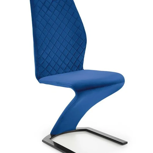 Moderni sofos lova su milteliniu plienu ir erdvaus dizaino