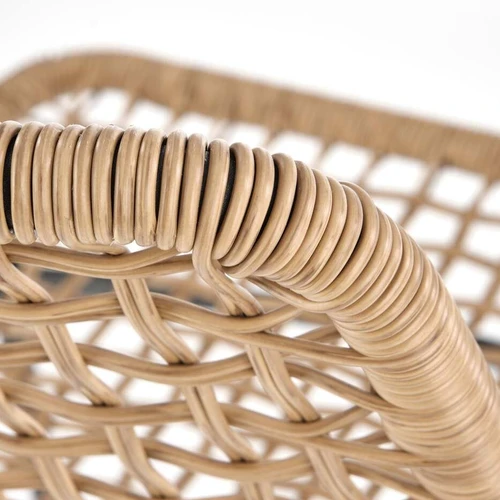 Natūralios spalvos rotango baldai su miltelinio dažymo plienu