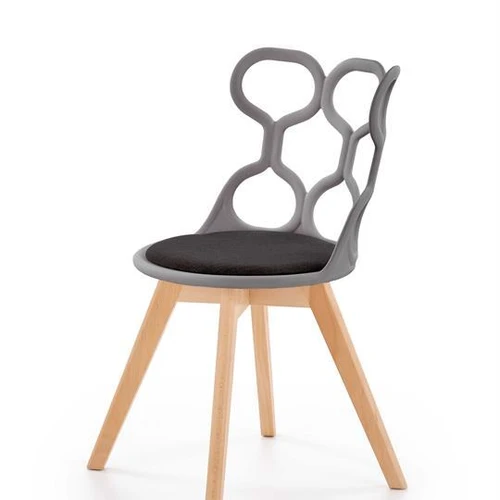 Minkšta ir patogi pagalvė su medžio masyvo pagrindu