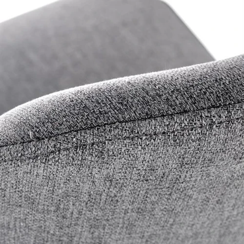 Tamsiai pilkos spalvos sofos su audinio ir plieno apdaila