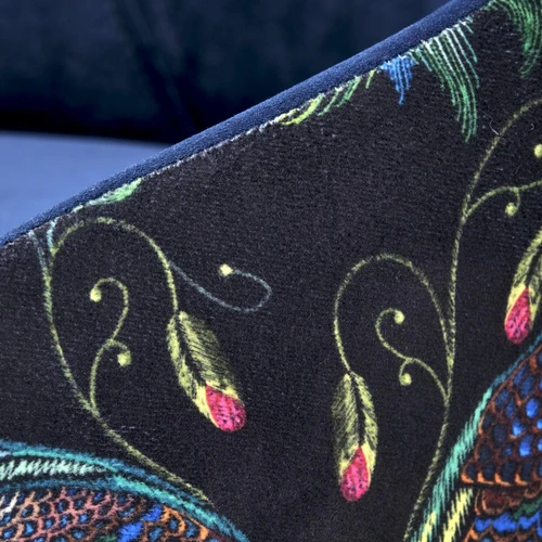 Minkšta kėdė iš buko masyvo su aksomu