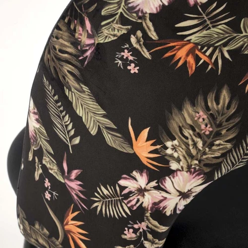 Ergonomiškas kėdės dizainas su aksominiu audiniu