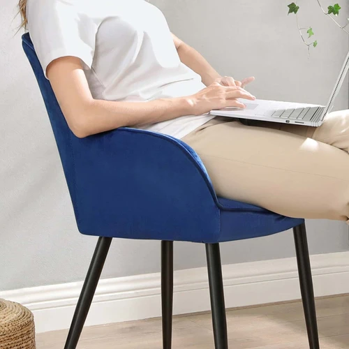 Kėdė su ergonomišku dizainu ir patogia sėdyne