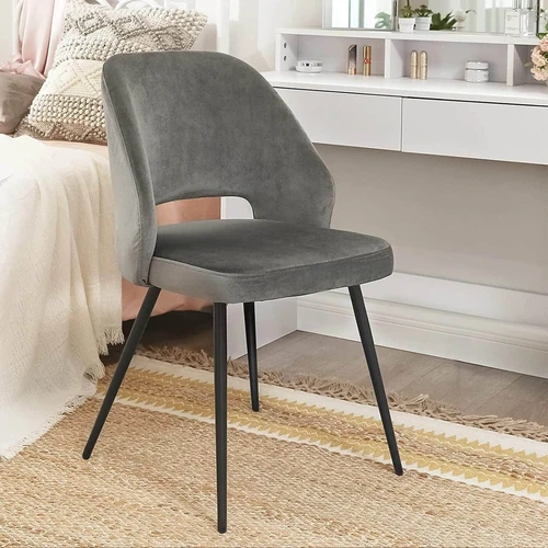 Lengvai surinkiamos retro kėdės – puikus pasirinkimas valgomajam