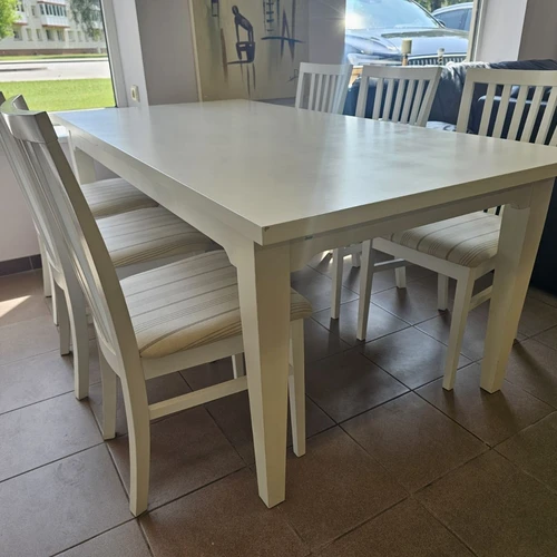 Modernus valgomojo baldų komplektas išsimokėtinai