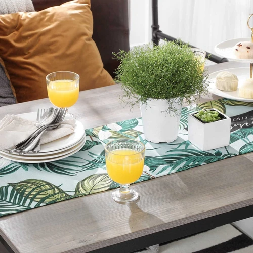 Stalas su instrukcijomis ir priedais