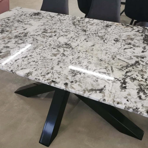 Modernūs stalai – puikus derinys bet kokiam interjerui