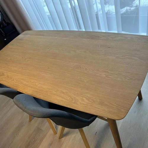 Skandinaviško dizaino valgomasis komplektas – idealus šeimai