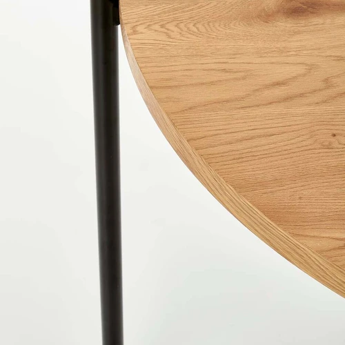 Elegantiška auksinio ąžuolo spintelė su juodomis kojomis