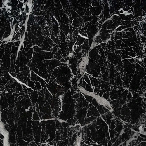 Modernus stalas su chromuoto plieno apvadais