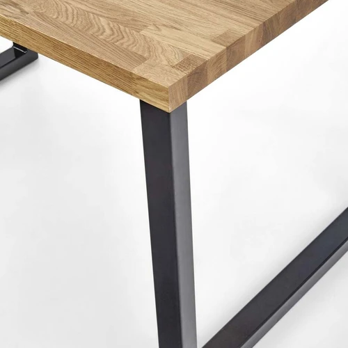 Juodos kojos ir natūralus ąžuolo viršus stalo