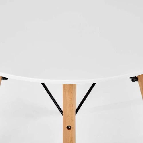 Šiuolaikiška spinta su MDF, plienu ir medžio masyvu