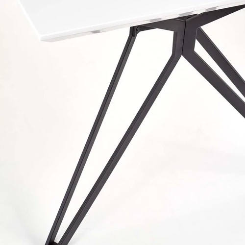 Balta ir juoda spinta su tvirtu MDF korpusu ir plieno detalėmis