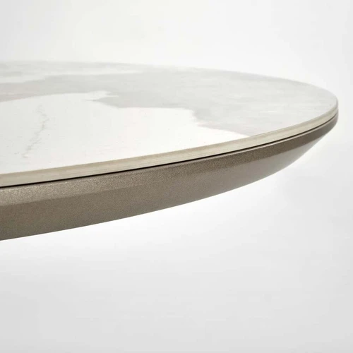 Stilingas prailginamas stalas su keramikiniu viršumi ir juodomis kojomis