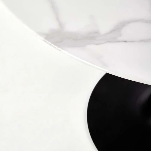 Elegantiškas stalas su baltu marmuru ir juodomis kojomis