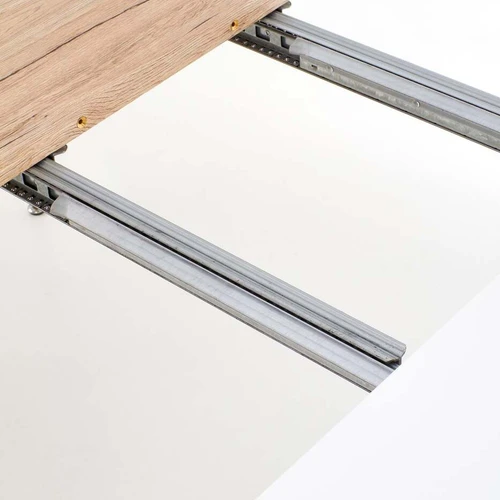 Ekologiški mediniai lovos su natūralia apdaila