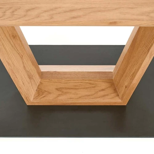 Stilingu ir funkcionalu stalas jūsų virtuvei