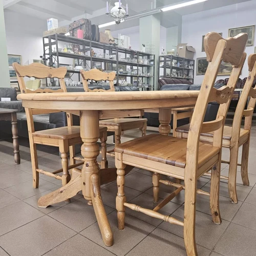 Išskleidžiamas masyvus stalo komplektas