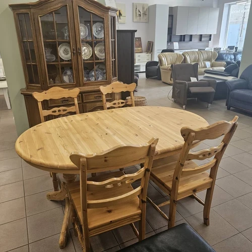 Masyvus valgomojo komplektas