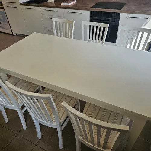 Valgomojo stalas su 6 kėdėmis