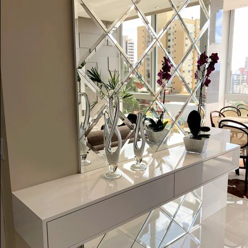 Įvertinkite veidrodinių plytelių kainą pagal plotą