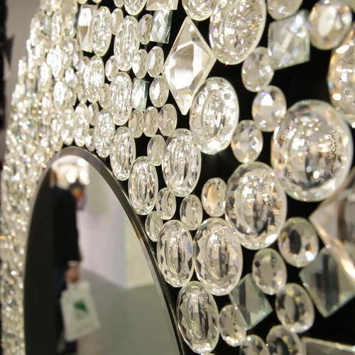 Apvalus veidrodis 90x90cm su kristalų rėmeliu