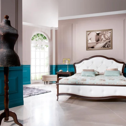 Stilinga spinta su MDF korpusu ir medžio detalėmis