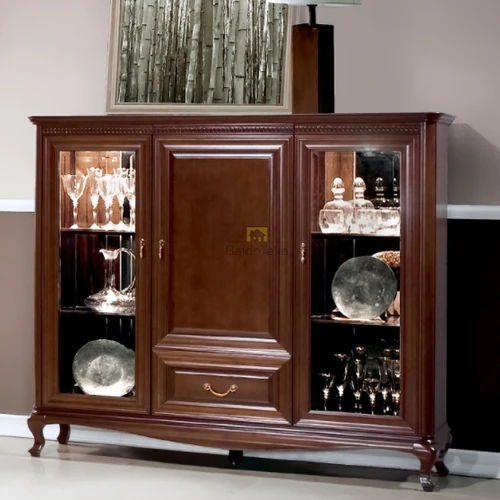 Moderni spinta su buko kojomis ir alksnio fasadais