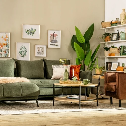 Stilinga lova su gobeleno arba odos apmušalu