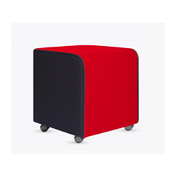 Dviejų spalvų pufas – interjero akcentas