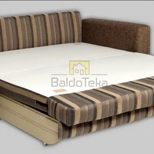 Didelis miegamasis čiužinys su metalinėmis arba medinėmis kojelėmis