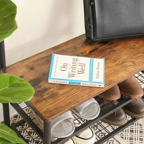 Išskirtinė drabužių spinta su vintažine apdaila