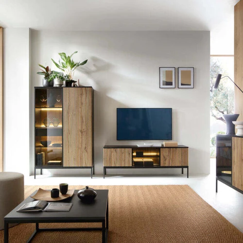 Funkcionalūs baldai su tyliu uždarymu ir LED apšvietimu