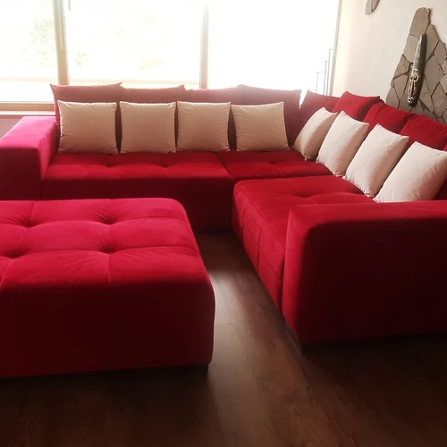 Moderni Spalvota Sofa Geros Būklės
