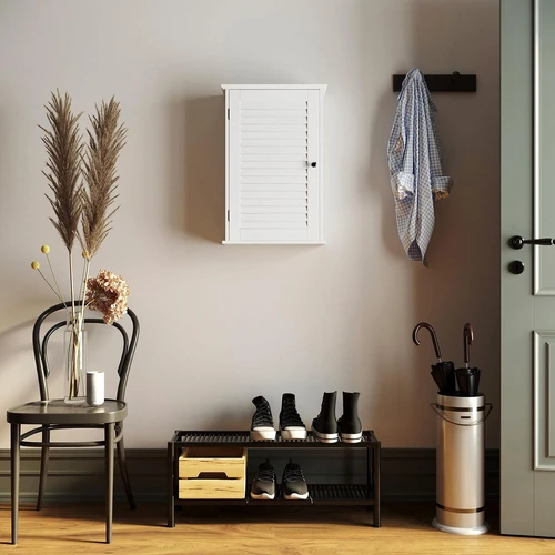 Daugiafunkcinė vonios spinta voniai ir koridoriui