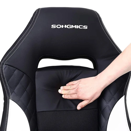 Stilinga ir patogi žaidimų kėdė su dygsniuotu raštu ir ergonomišku atlošu