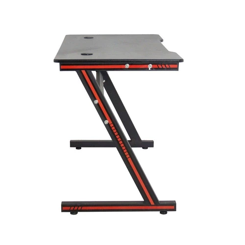 Modernus juodas stalas su laminuotu stalviršiu