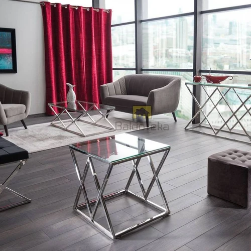 Moderni spinta su grūdintu stiklu ir chromuotu rėmu