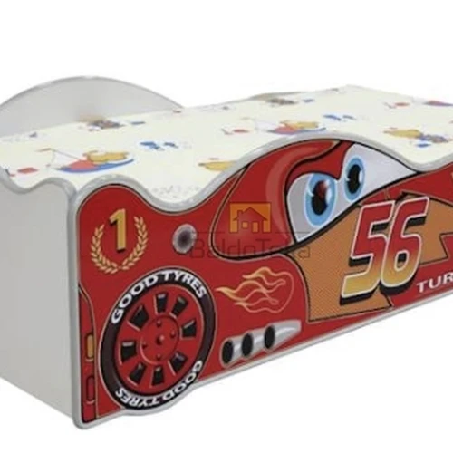 Lova su šviečiančiomis lempomis ir tvirtomis grotelėmis