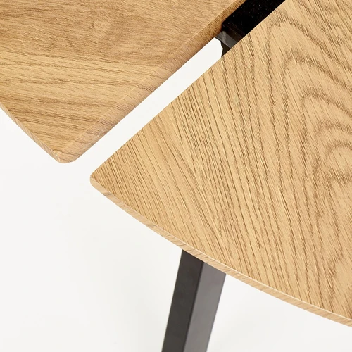 Praktiška spinta su auksiniu ąžuolu ir juodu plienu