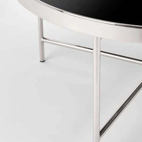 Chromuoto plieno ir stiklo derinys – tobula stiliaus harmonija