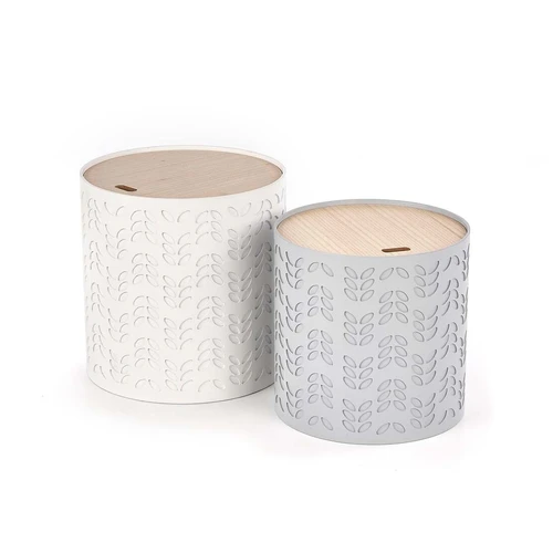 Komplektas iš dviejų apvalių stalų