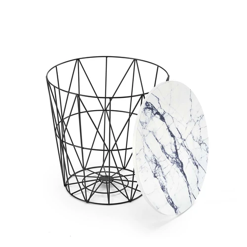 Juodo ir balto spalvų derinys stalui