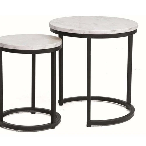 Praktiškas stalas su atsuktuvėmis ir papildomais skyreliais